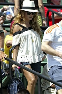 galerias_glamour_imagenes_005_a5ddb3e4_748891125_320x480