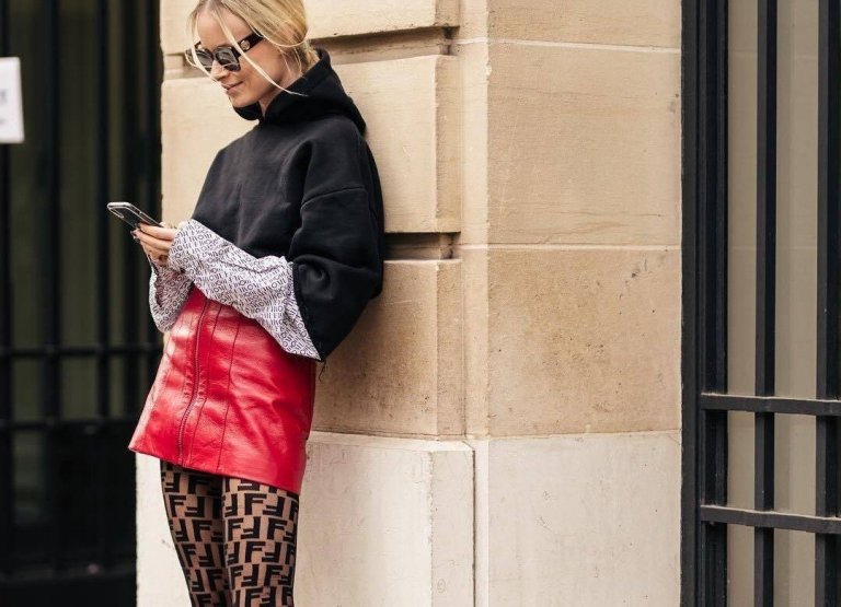 Cómo llevar medias con cenefas