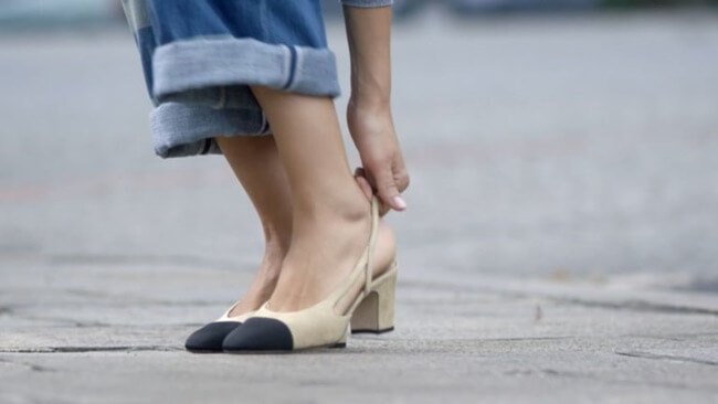 Los Zapatos de Dos Tonos de Chanel marcan tendencia año tras año