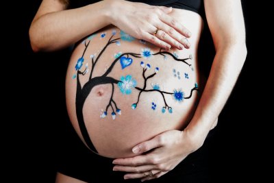 Belly Painting, maquillar la barriga de embarazadas es tendencia