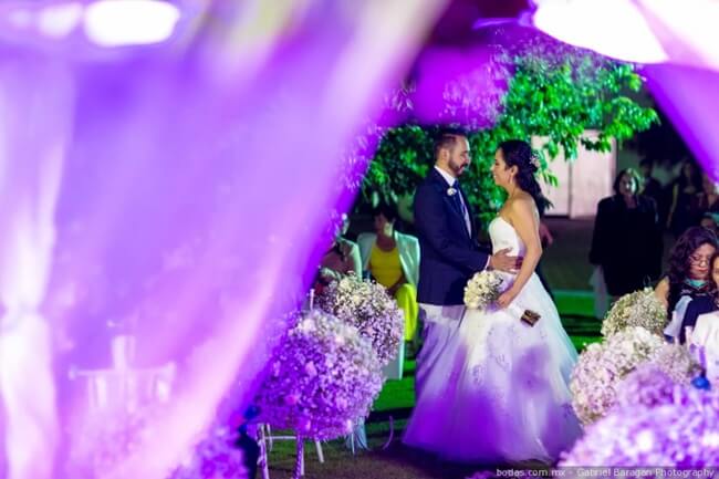 Ultra Violeta, el color de moda en las bodas 2018