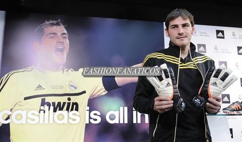 Iker Casillas imagen de la firma deportiva Adidas