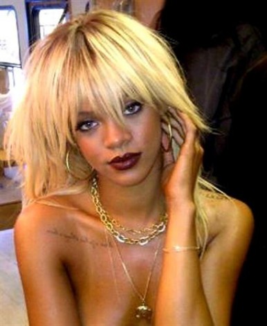 Rihanna cambia de look