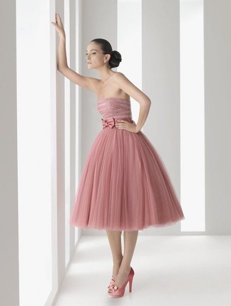 El color rosa marca tendencia en los vestidos de fiesta del 2012 de Rosa Clará